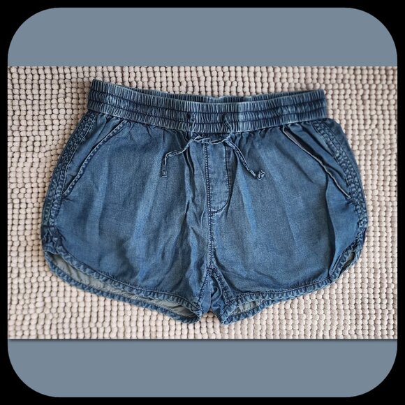DEX || Elastic Waist Chambray Shorts (SIZE S) - Picture 1 of 5